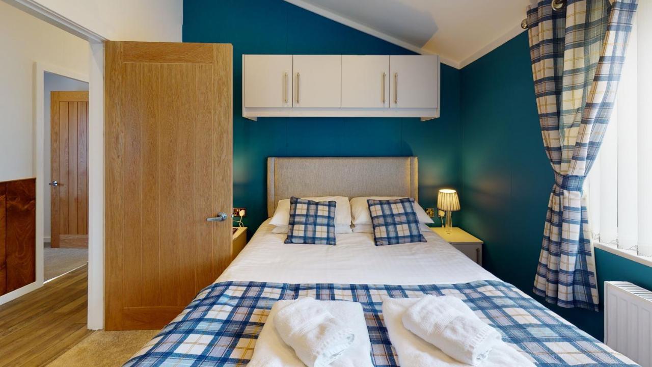 Brackenborough Lakes Resort Лаут Екстериор снимка