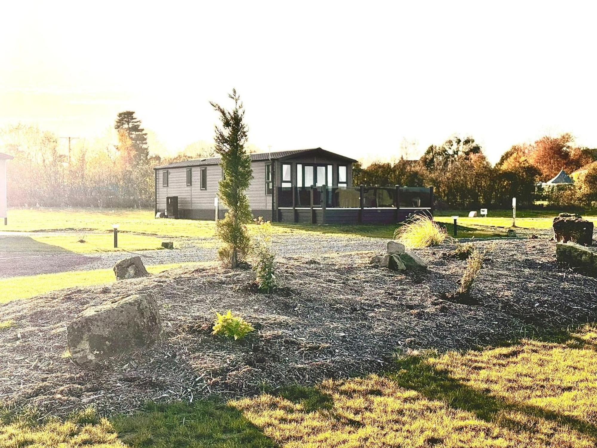 Brackenborough Lakes Resort Лаут Екстериор снимка